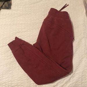 Lululemon jogger size 4